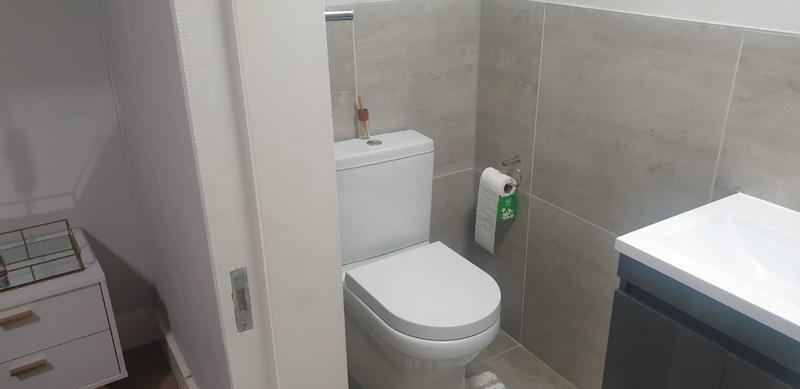 To Let 1 Bedroom Property for Rent in Pinelands Western Cape